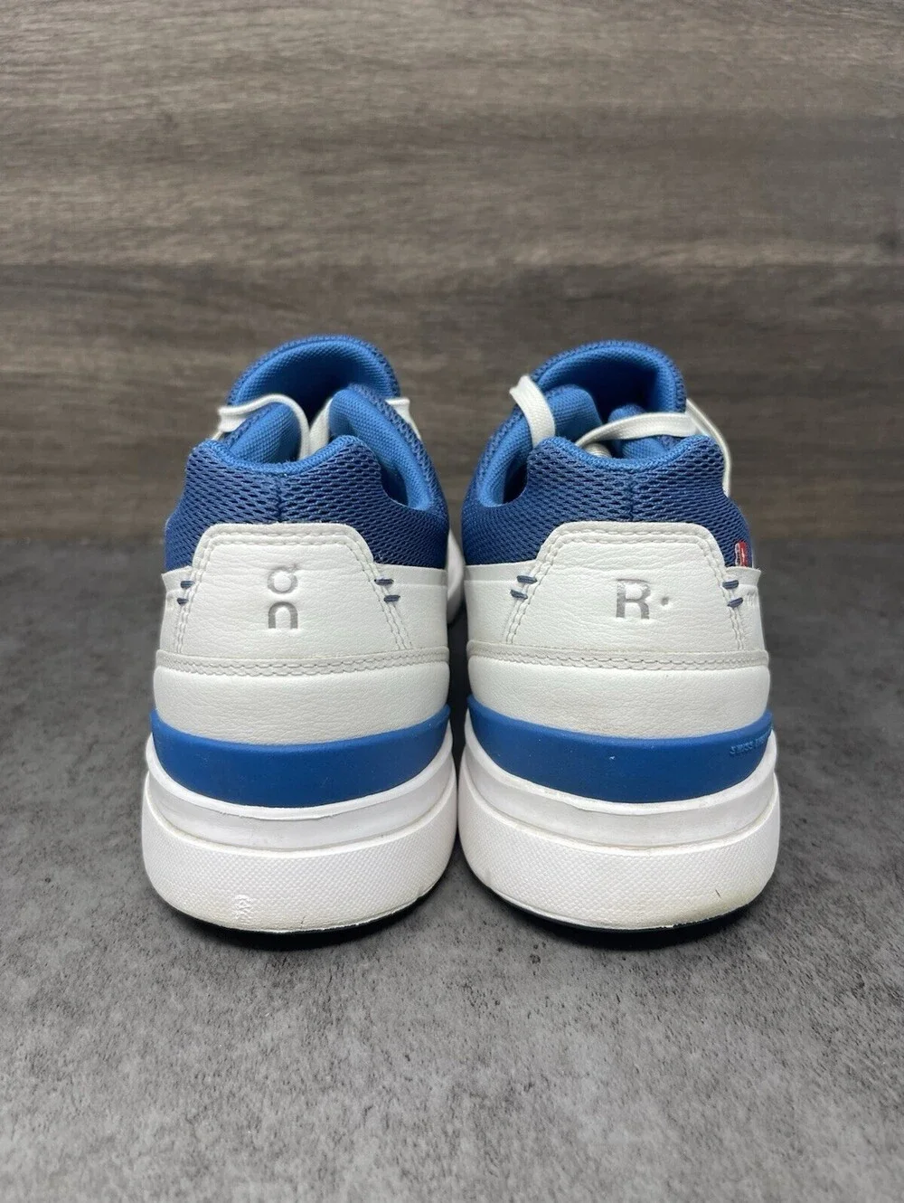 On The Roger Advantage Size 11 Mens White Blue CloudTec Tennis Sneakers